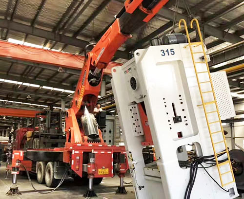 抚州东乡附近随车吊出租，轻松解决运输难题